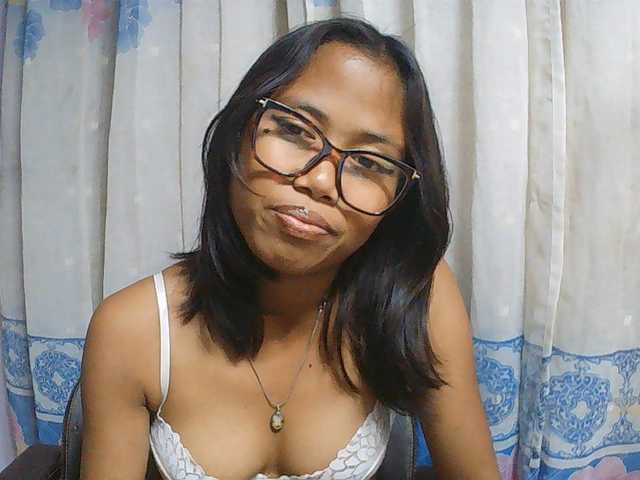 Natalie-Luxa live cam on BongaCams