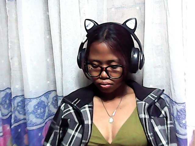 Natalie-Luxa live cam on BongaCams