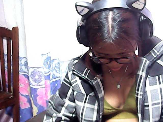 Natalie-Luxa live cam on BongaCams