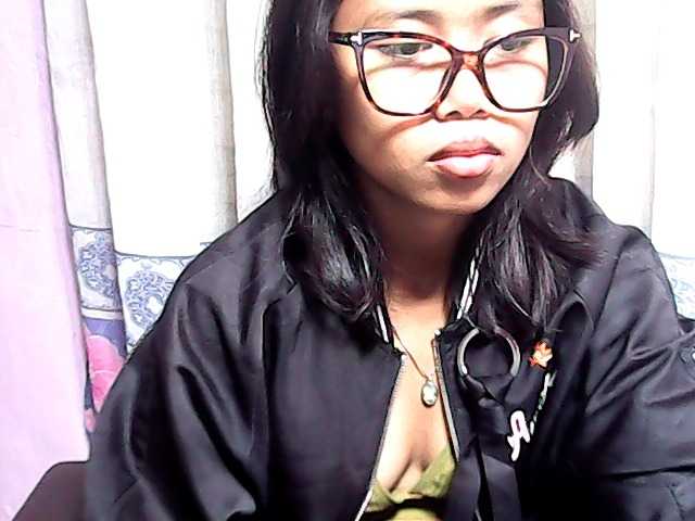 Natalie-Luxa live cam on BongaCams