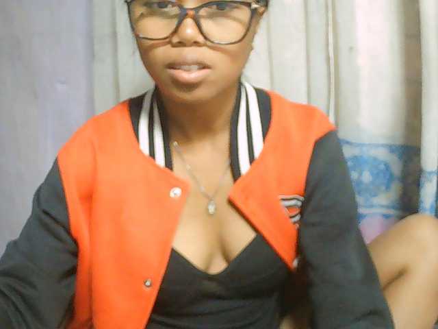 Natalie-Luxa live cam on BongaCams