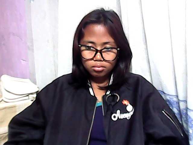 Natalie-Luxa live cam on BongaCams