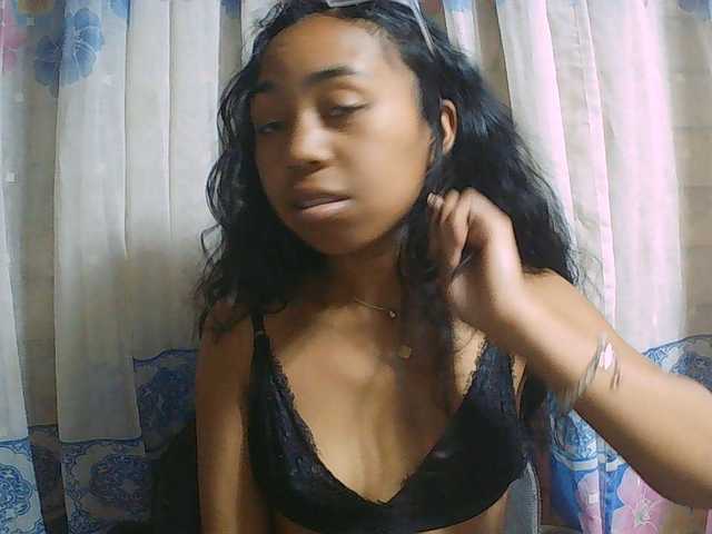 Natalie-Luxa live cam on BongaCams