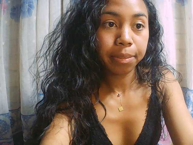 Natalie-Luxa live cam on BongaCams