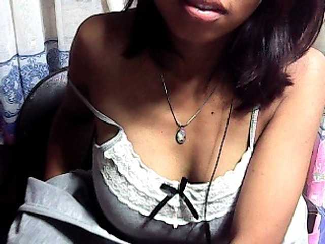 Natalie-Luxa live cam on BongaCams