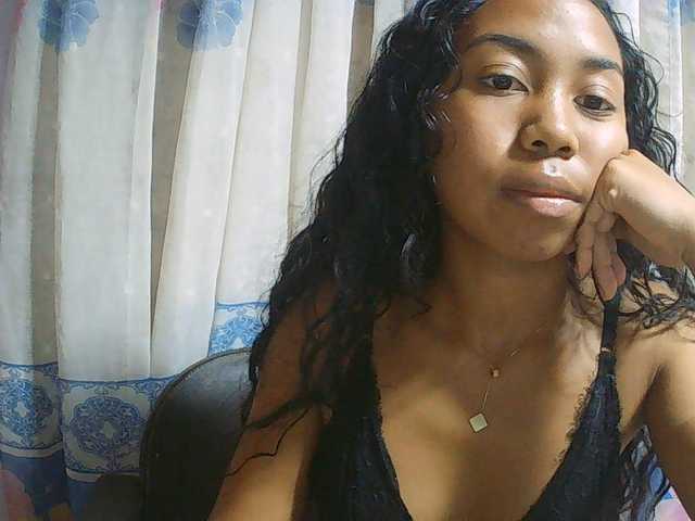 Natalie-Luxa live cam on BongaCams