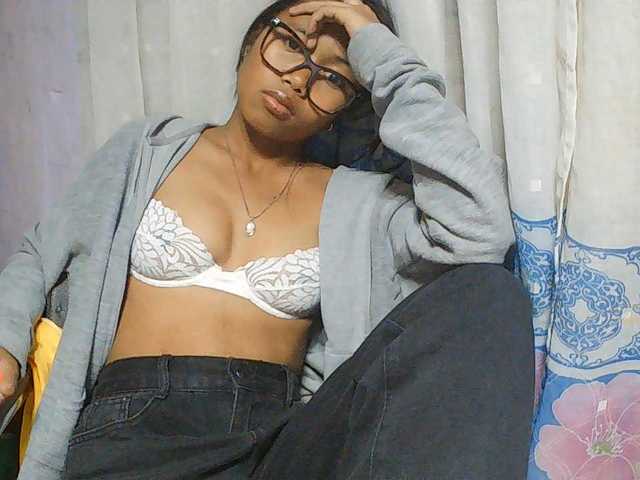 Natalie-Luxa live webcam show