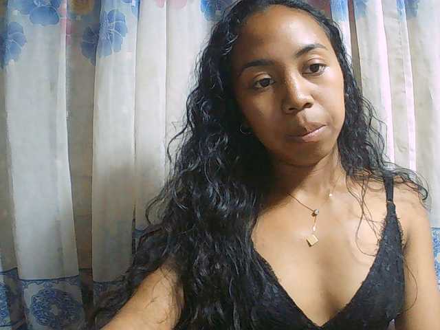 Natalie-Luxa live cam on BongaCams