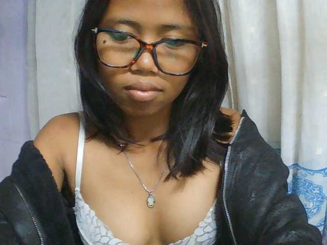 Natalie-Luxa live cam on BongaCams