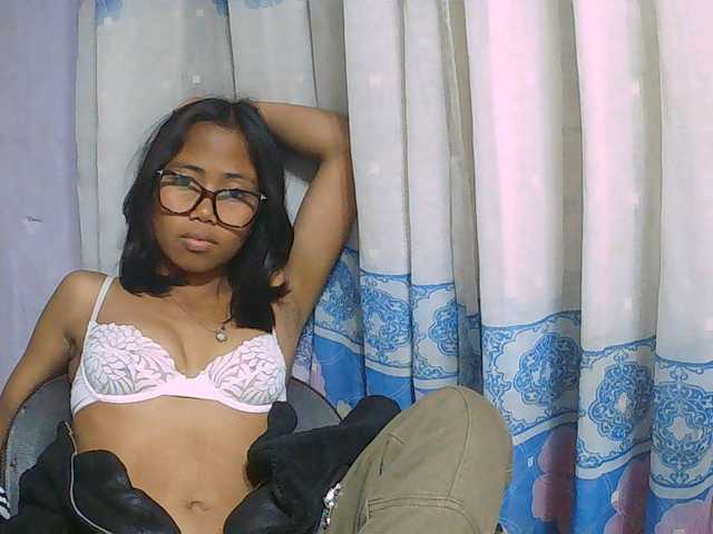 Natalie-Luxa live cam on BongaCams