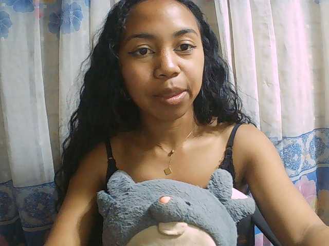 Natalie-Luxa live cam on BongaCams