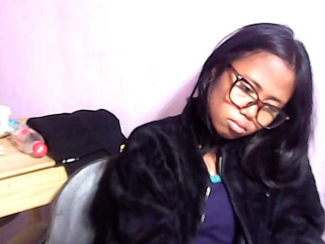 Natalie-Luxa live cam on BongaCams