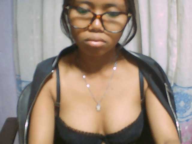 Natalie-Luxa live cam on BongaCams