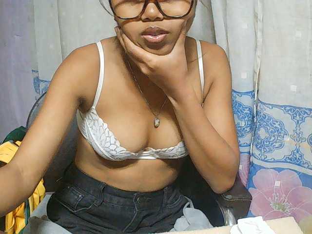 Natalie-Luxa live cam on BongaCams