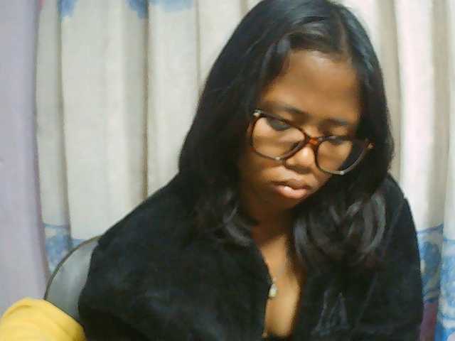 Natalie-Luxa live cam on BongaCams