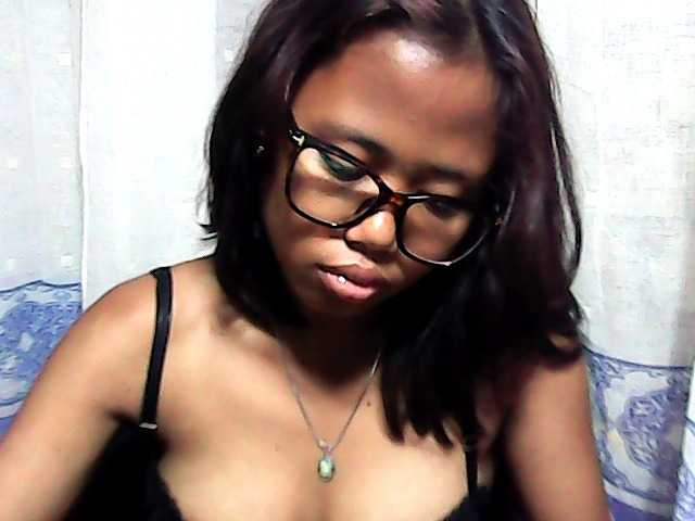 Natalie-Luxa live cam on BongaCams
