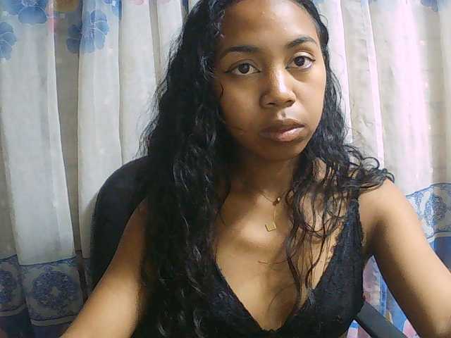 Natalie-Luxa live cam on BongaCams