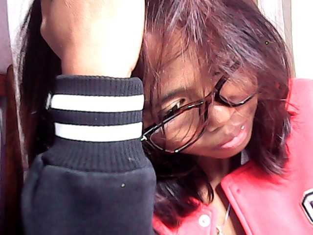 Natalie-Luxa live cam on BongaCams