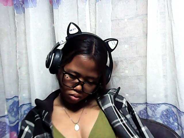 Natalie-Luxa live cam on BongaCams