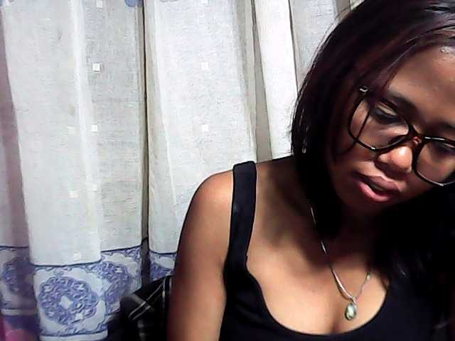 Natalie-Luxa live cam on BongaCams