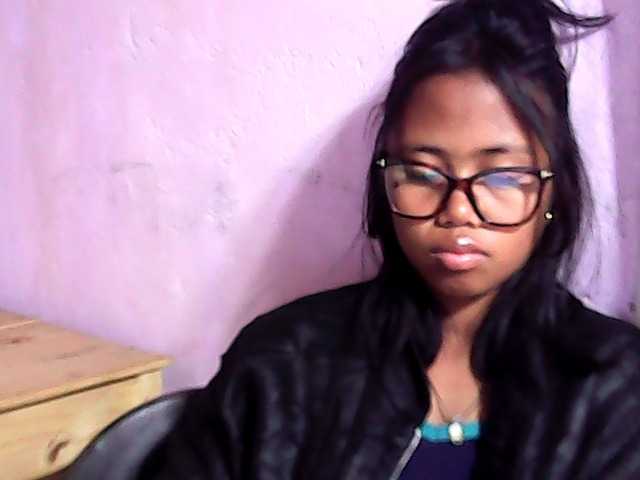 Natalie-Luxa live cam on BongaCams