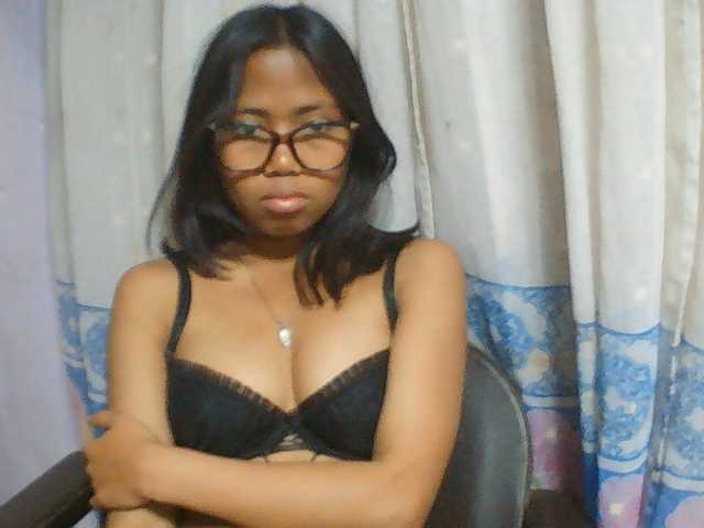 Natalie-Luxa live cam on BongaCams