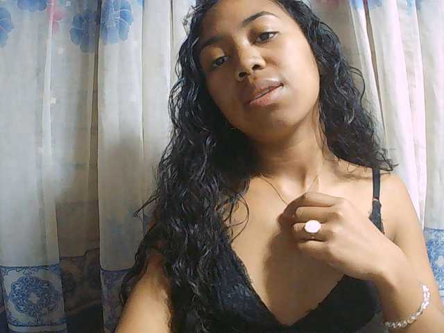 Natalie-Luxa live cam on BongaCams