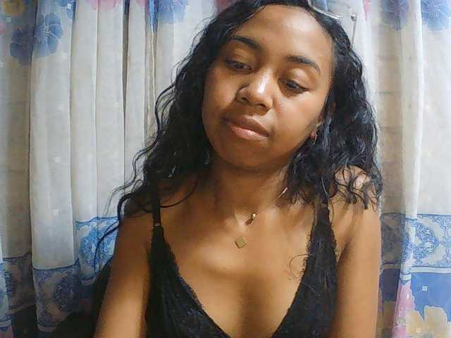 Natalie-Luxa live cam on BongaCams
