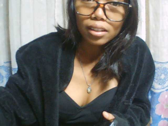 Natalie-Luxa live cam on BongaCams