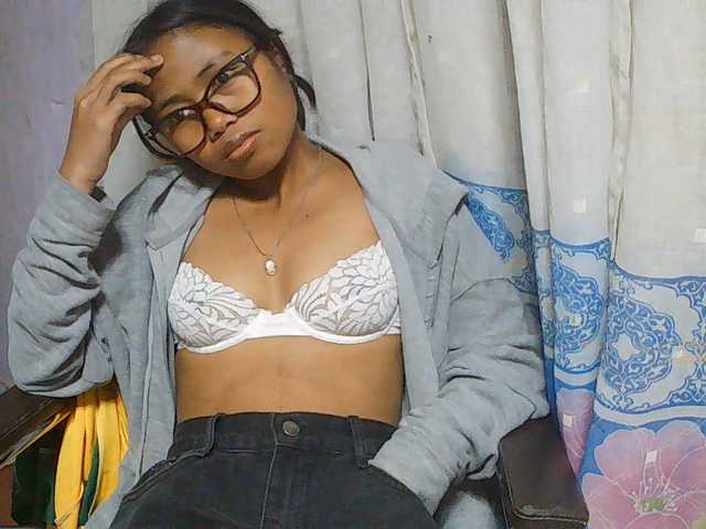 Natalie-Luxa live cam on BongaCams