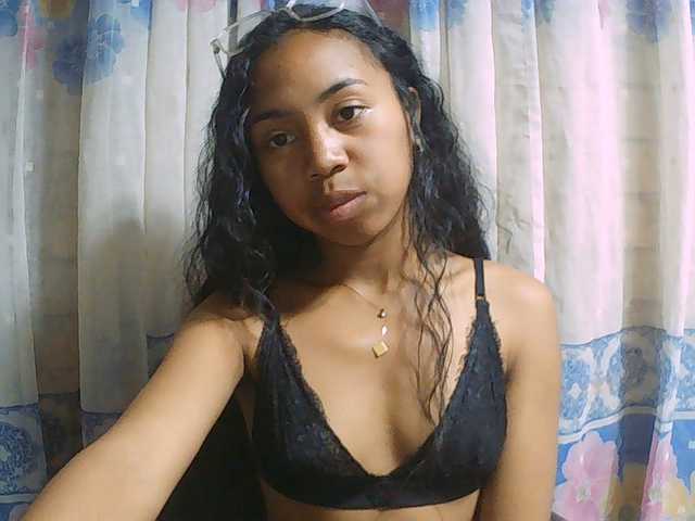 Natalie-Luxa live cam on BongaCams