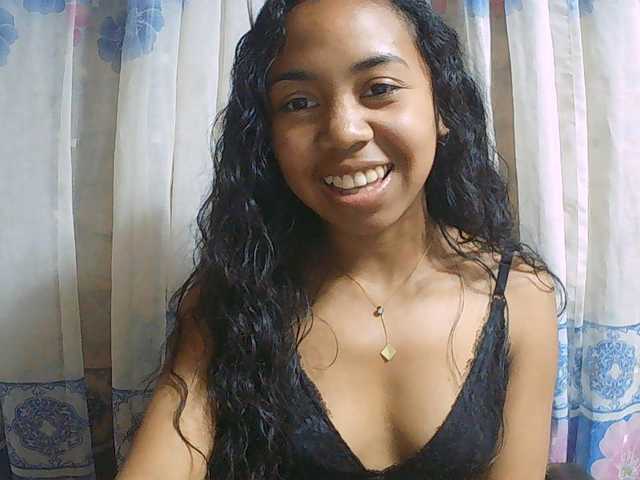 Natalie-Luxa live cam on BongaCams