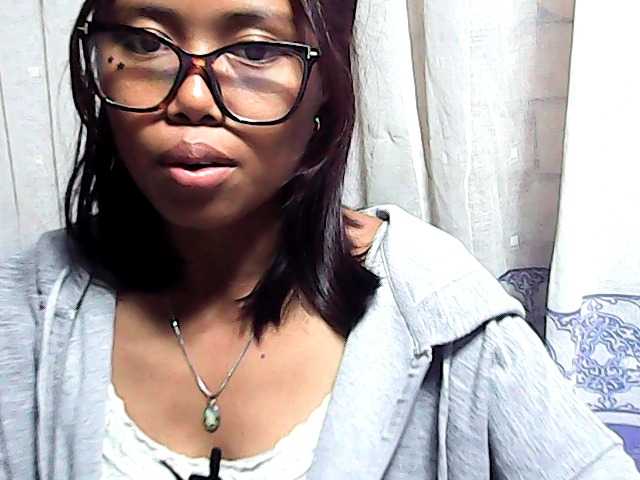 Natalie-Luxa live cam on BongaCams