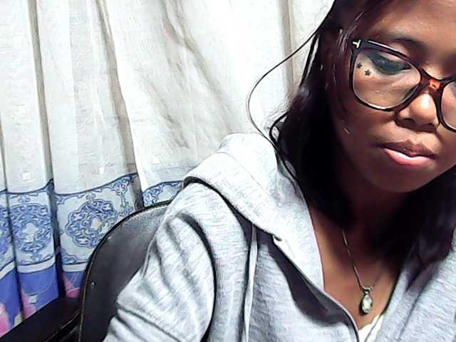 Natalie-Luxa live cam on BongaCams