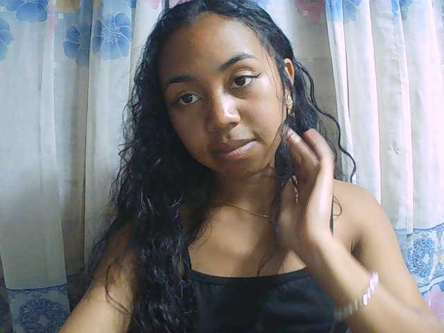 Natalie-Luxa live cam on BongaCams