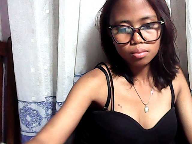 Natalie-Luxa live cam on BongaCams