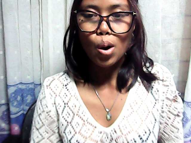 Natalie-Luxa live cam on BongaCams