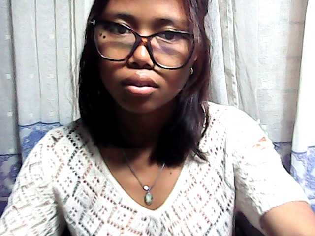 Natalie-Luxa live cam on BongaCams