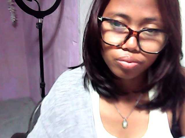Natalie-Luxa live cam on BongaCams