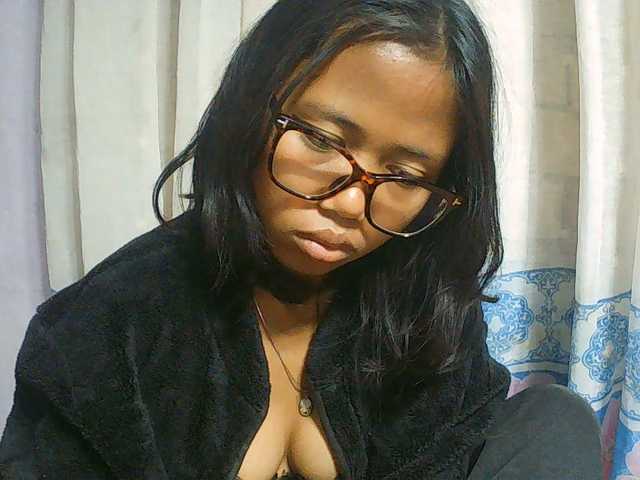 Natalie-Luxa live cam on BongaCams