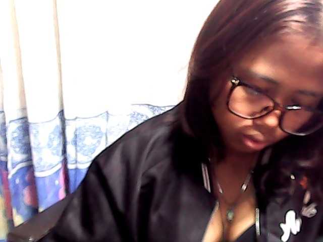 Natalie-Luxa live cam on BongaCams