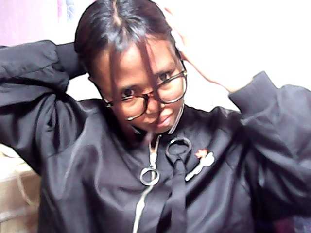 Natalie-Luxa live cam on BongaCams