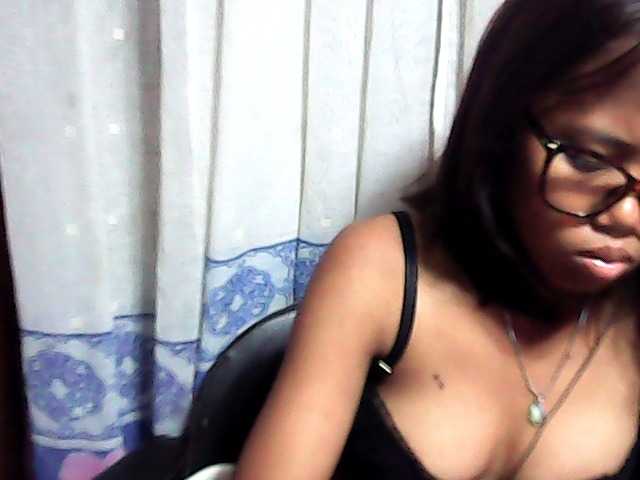 Natalie-Luxa live cam on BongaCams