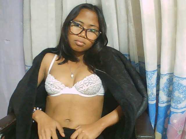 Natalie-Luxa live cam on BongaCams