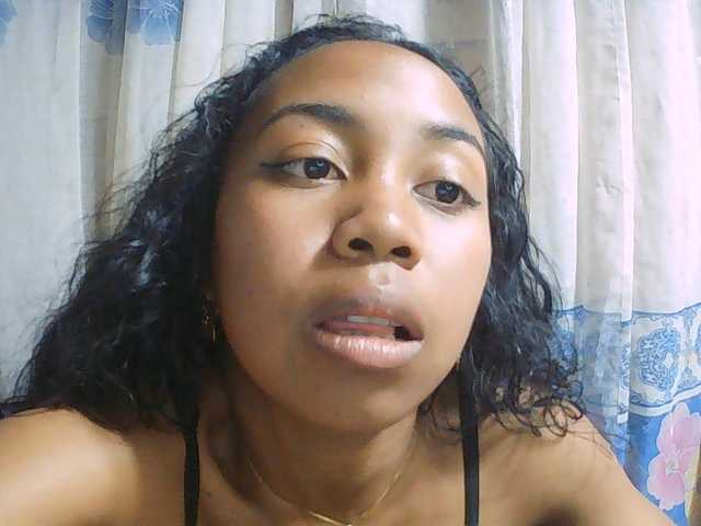 Natalie-Luxa live cam on BongaCams