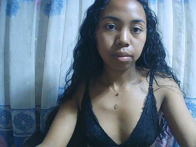 Natalie-Luxa live cam on BongaCams