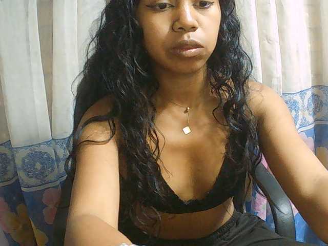 Natalie-Luxa live cam on BongaCams