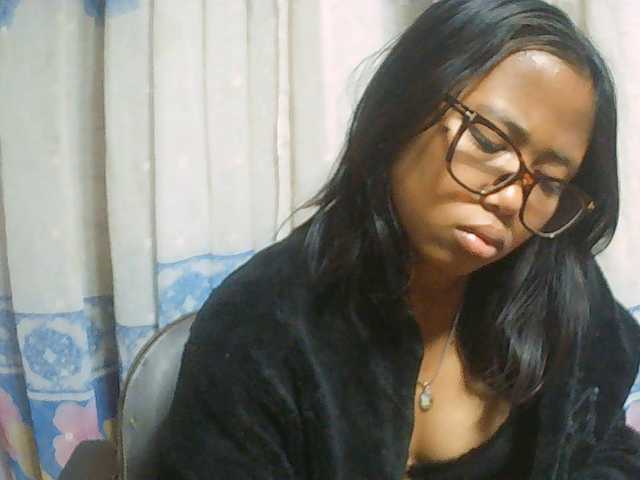 Natalie-Luxa live cam on BongaCams