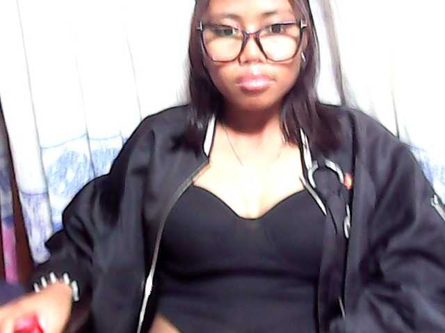 Natalie-Luxa live cam on BongaCams