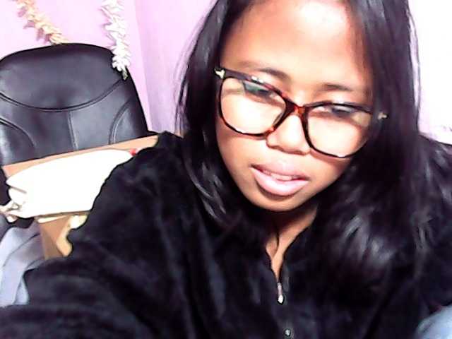 Natalie-Luxa live cam on BongaCams